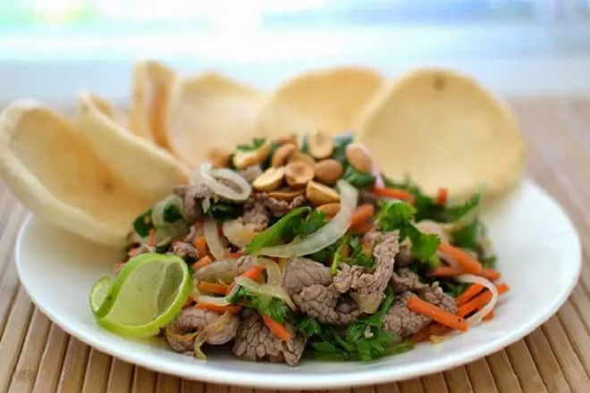 Cách làm bò tái chanh, hàu và salad cá tái chanh ngon chuẩn không tanh